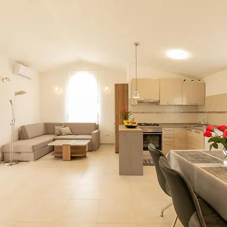 Apartment Mario Pula